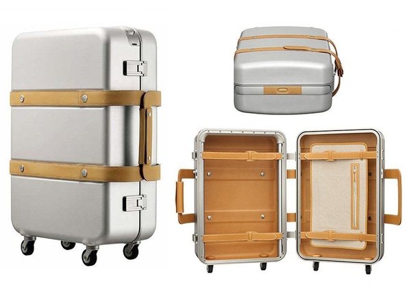 作为旅行方面的行家,经由爱马仕手工艺匠精心制作的各类行李箱.