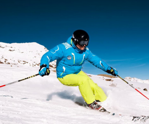滑雪服和冲锋衣区别