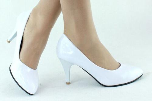 白色皮鞋怎么擦鞋油？如何保养白色皮鞋？