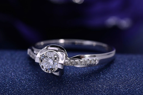 钻石戒指哪个牌子最好？推荐几款好看的钻石戒指
