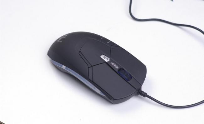 一个电脑可以同时用两个鼠标吗 有线鼠标和无线鼠标哪个好