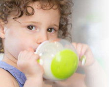 宝宝水杯如何挑选？哪种材质的宝宝水杯最好？