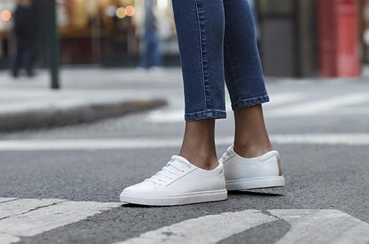 适合女生穿的小白鞋品牌有哪些？安利这几款好看的小白鞋