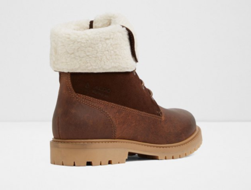 加拿大雪地靴哪个牌子好？推荐加拿大长毛雪地靴品牌？